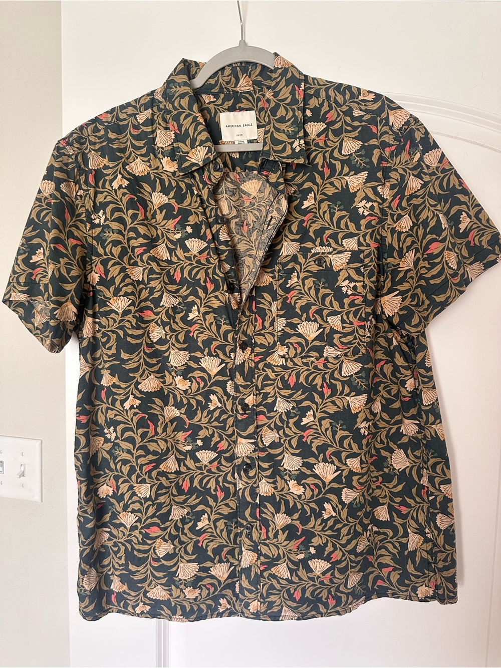 American Eagle Green Floral Short-Sleeve button up Shirt men’s L